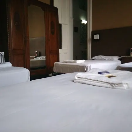 Ritz Hotel & Hostel Ba-3